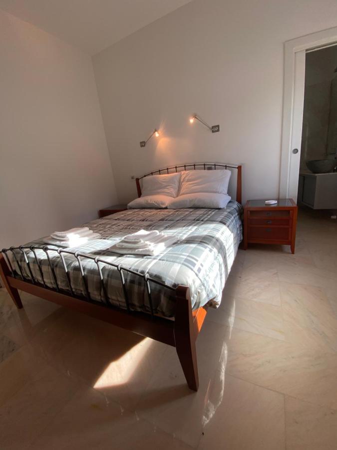 Elegante In Centro Apartment